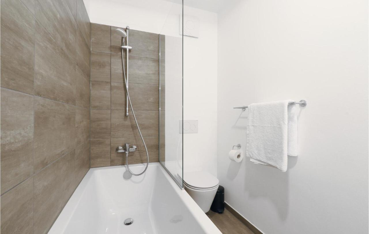 Lovely Apartment In Lembruch-Duemmer See Exteriör bild